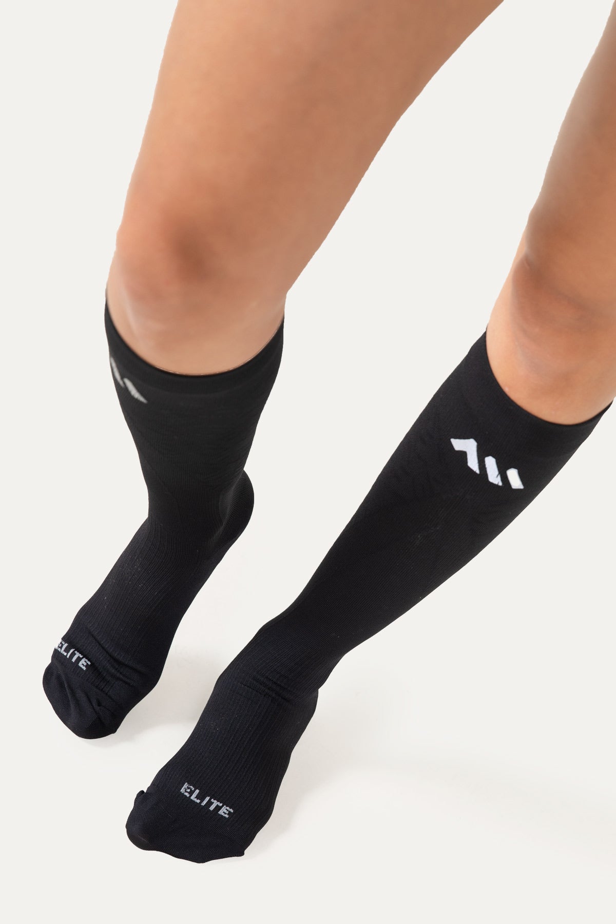 Medias blancas de compresión deportiva unisex para running – Compression Socks Anonymus Morning